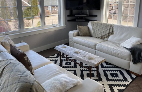Upper Blandford Cottage | Compass cabin in Deep Cove