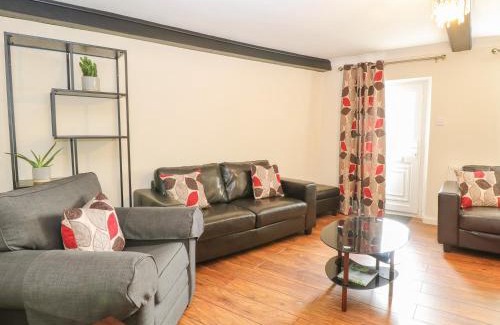 Bodham House | Compass Cottage