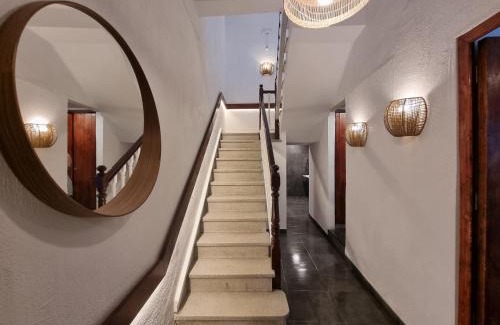 Vegueta Hostel | Compass House