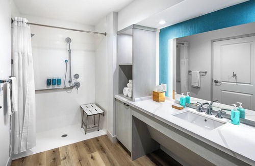 Pigeon Forge Hotel | Compass Hotel by Margaritaville