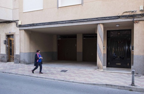 Monovar Apartment | Complete Apartment with covered Parking, Wif and 2 Smart Tv