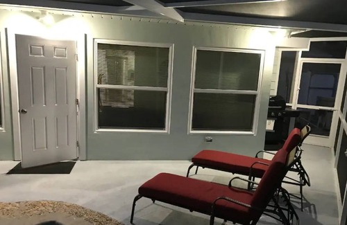 Bayshore Gardens House | Complete remodeled 2000 sqf under AC home with out door heated jacuzzi .
