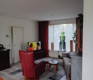 Gouda Apartment | complete woning met zonnige achtertuin