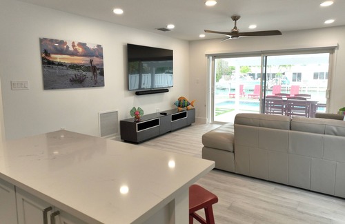 Coury House | Completely New Inside/Out! Pool, Dock, Cabana Club Key Colony Beach