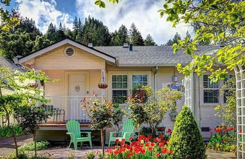 Calistoga Apartment | Completely private bedroom with ensuite bathroom for one person.