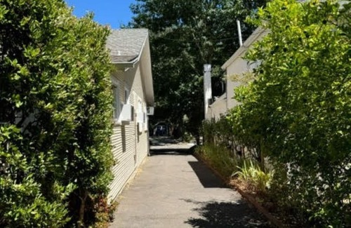 Calistoga Apartment | Completely private bedroom with ensuite bathroom for one person.