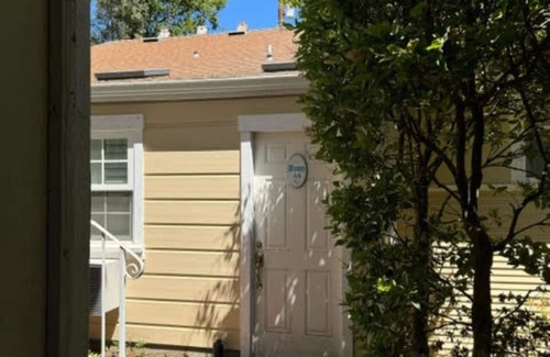 Calistoga Apartment | Completely private bedroom with ensuite bathroom for one person.