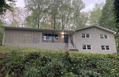 Lakewood House | Completely Remodeled All Brick Ranch with 1.1 Acres on Buford Drive! n
