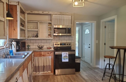 Hot Springs House | Completely remodeled 1940's farmhouse with Gorgeous pond views!