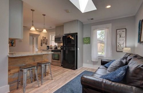Palmer Lake Cottage | Completely Remodeled Historical Cottage