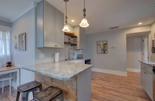 Palmer Lake Cottage | Completely Remodeled Historical Cottage
