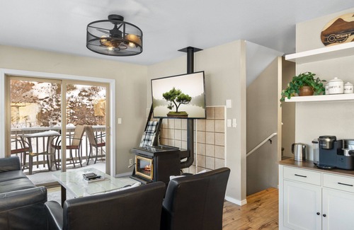 Ouray House | Completely Remodeled Townhome | On Uncompahgre River! | Walk to Town