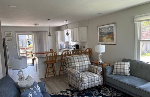 North East House | Completely Remodeled Lake House w 3 bedrooms 2 bath, deck & amazing beach view