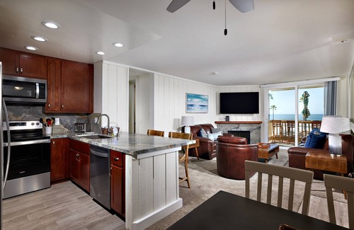 Townsite Condo | Completely Remodeled 2 Bedroom with 2 Cal King Suites! 1040 Sq Ft