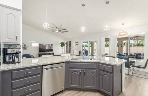 Cottonwood House | Completely remodeled home in a great retirement community!