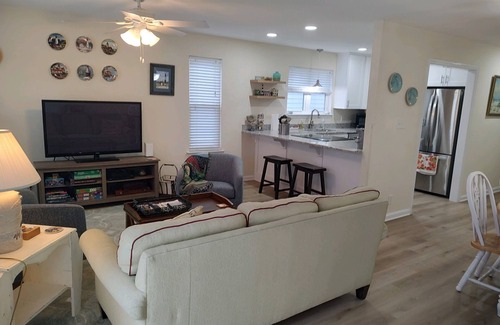 Tybee Island House | Completely Renovated Pink Sea House on North Beach, Tybee Island