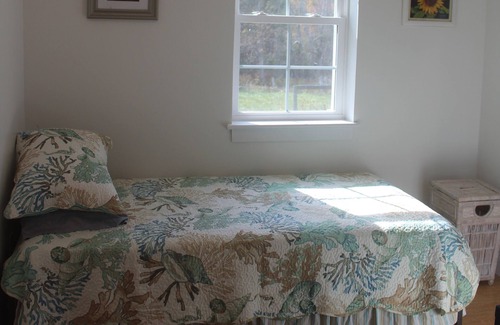 Bedford House | Completely renovated 2 bedroom farm cottage in Bedford Va.