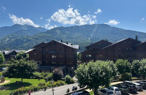 Samoens Apartment | Completely renovated 3* apartment 128m2 in the center of Samoëns 4 bedrooms for 11 people
