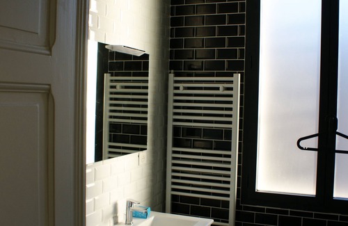 Cœur de Ville Apartment | Completely renovated Art Deco Daisy apartment in the city center