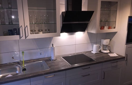 Hemelingen Apartment | COMPLETELY RENOVATED IN MAY 2018 (for 1-2 people)