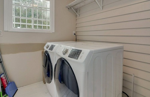 Aiken House | Completely renovated - Old World Charm @ the Little Yellow House on York