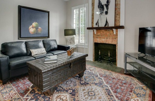 Aiken House | Completely renovated - Old World Charm @ the Little Yellow House on York