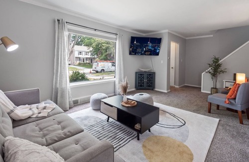 Grosse Pointe Woods House | Completely Renovated GP Oasis