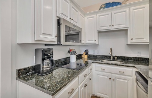 Saint Simons Island Condo | Completely refurbished one bedroom with awesome ocean views!