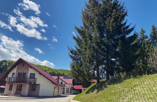Valea Mare House | Complex Turistic Lughet