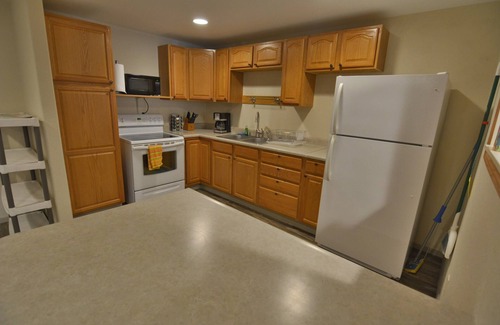 Rapid City House | Complimentary bicycles, fire pit, WIFI and home for wildlife!