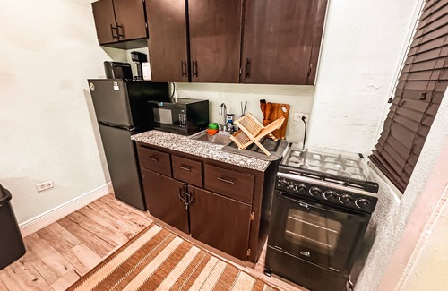 Nassau House | COMPLimentary Car Inc! Naranja House!
