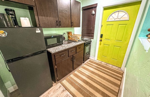 Nassau House | COMPLimentary Car Inc! Naranja House!