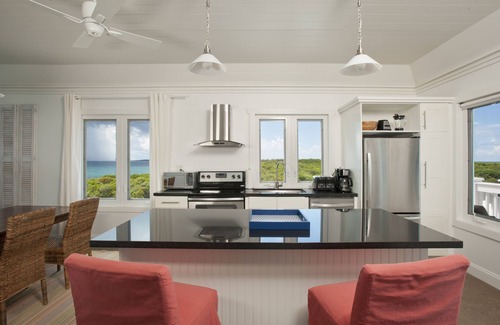 James Cistern Condo | Compound w/Beach, Pool, PICKLEBALL, Gym, Kayaks, Golf Carts, VIEWS!