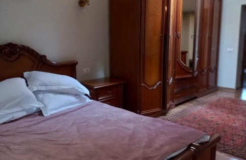 Joita House | Conacul cu Nuci