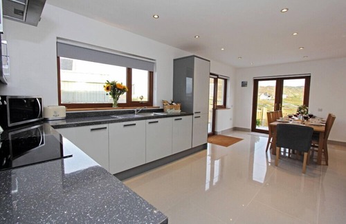 Eriskay Cottage | CONAN MARA, pet friendly, with open fire in Eriskay, South Uist