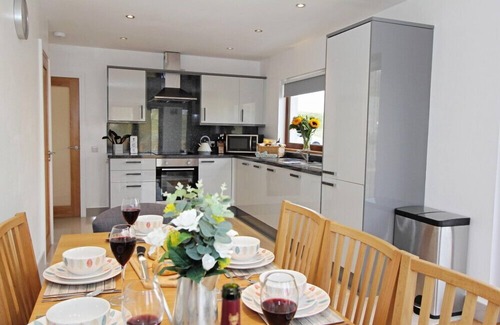 Eriskay Cottage | CONAN MARA, pet friendly, with open fire in Eriskay, South Uist