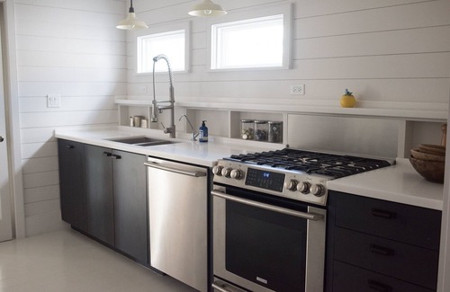 Dunmore Town House | Conch Shell Harbour Island 5 Bedroom Home
