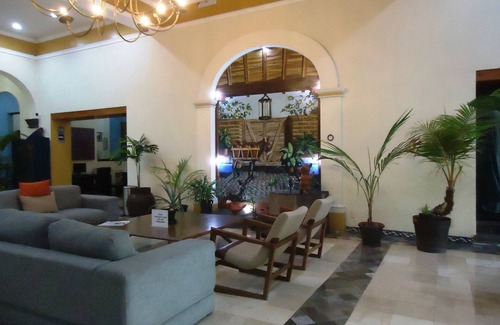 Centro Hotel | Concierge Plaza Colima