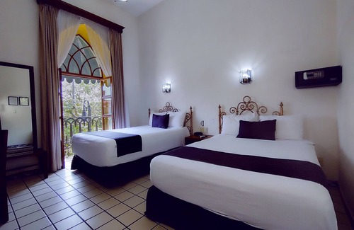 Centro Hotel | Concierge Plaza Colima