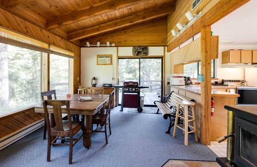 Okanogan Cabin | Conconully Cabin on 42 Private Acres Near Hiking!