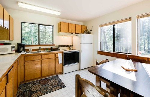 Okanogan Cabin | Conconully Cabin on 42 Private Acres Near Hiking!