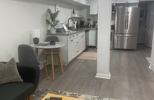 Concord House | Concord Private Guest Suite - 5 Mins to Atrium & Downtown