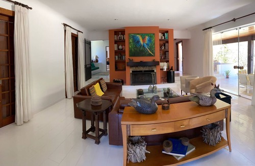 Araras Cottage | Cond. Denasa / Max Limit 16 Adults & Children / Services & Internet Included