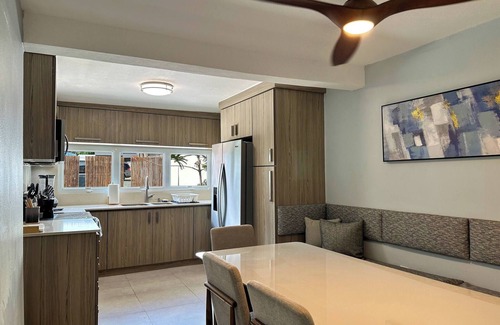 Santurce Ski Chalet | Condado Laguna Villa 1 | Spa | 6 Bd 3Ba Generator