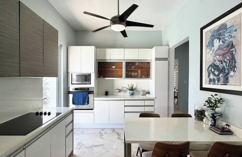 Santurce Ski Chalet | Condado Laguna Villa w/Pool 5 Bd 3 Ba - Generator