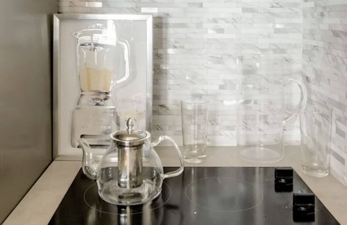 Santurce Apartment | Condado Oceanview Lagoon,/Electrical Backup System/1 minute Beach/Lagoon/