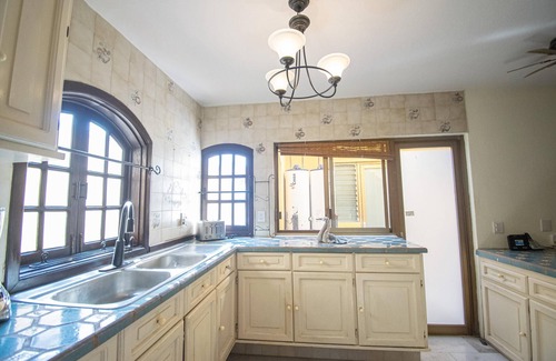 El Cid House | Conde de Oviedo Whole Home with Pool