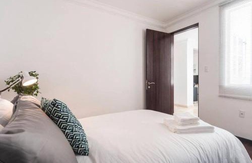 Hipodromo Apartment | Condesa Residence Campeche 3 Charm 2BR 1BA Apartment with Expansive Living Space