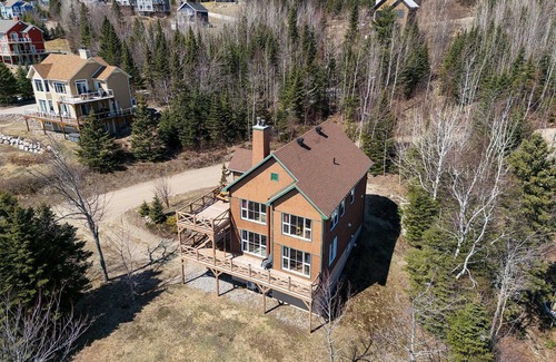 Petite-Riviere-Saint-Francois Condo | Condo 120H: Upper Floor Retreat with River Views