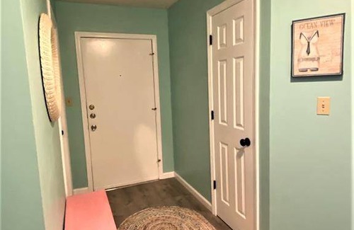 Surfside Beach Condo | Condo ∙ 2 bedrooms ∙ 5 guests